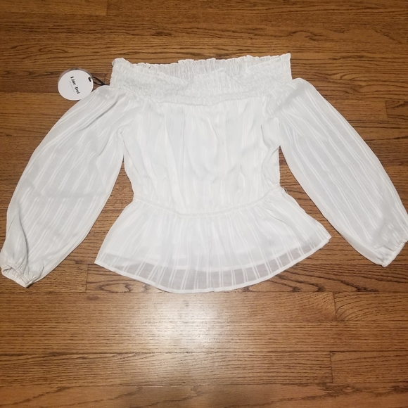 NWT White Long sleeve & off shuolder Top - Picture 9 of 10